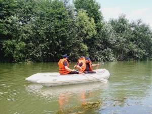 Tânăr de 18 ani, căutat în apele Siretului