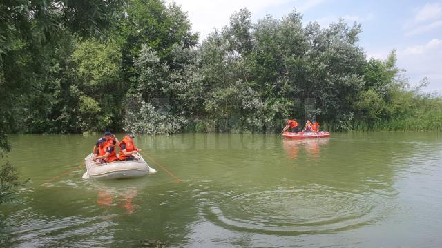 Căutarea tânărului în apele râului Siret