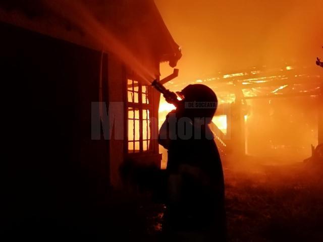 Incendiu și panică în Ițcani, în toiul nopții