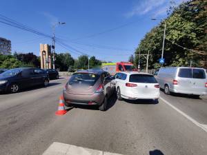 Două femei rănite în urma unui accident produs în zona OMV