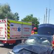 Un microbuz și două autoturisme, implicate într-un accident cu doi răniți