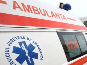 Tractoristul a suferit leziuni și a fost preluat de o ambulanță, care l-a transportat la Spitalul Municipal Rădăuți