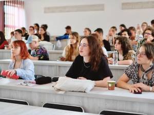 Clubul de Dezbateri „LOGOS” al Colegiului „Nicu Gane” Fălticeni, calificat la Forumul Național de Dezbateri Academice