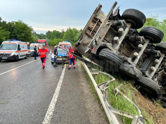 Doi morţi într-un accident între un autotren și un autoturism, în zona Cabanei Ilișești