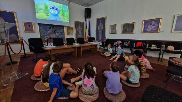 Programul „Bibliovacanța” pentru copii, în plină desfășurare la Biblioteca Bucovinei