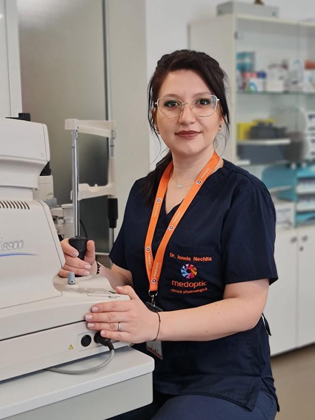 Dr. Ionela Dumitriu