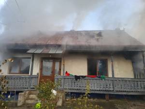 Casa grav afectată de incendiul de la Horodniceni