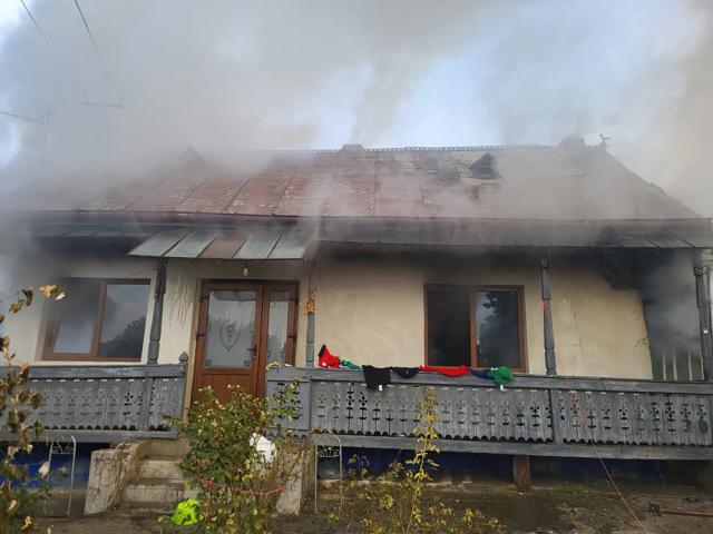 Casa grav afectată de incendiul de la Horodniceni