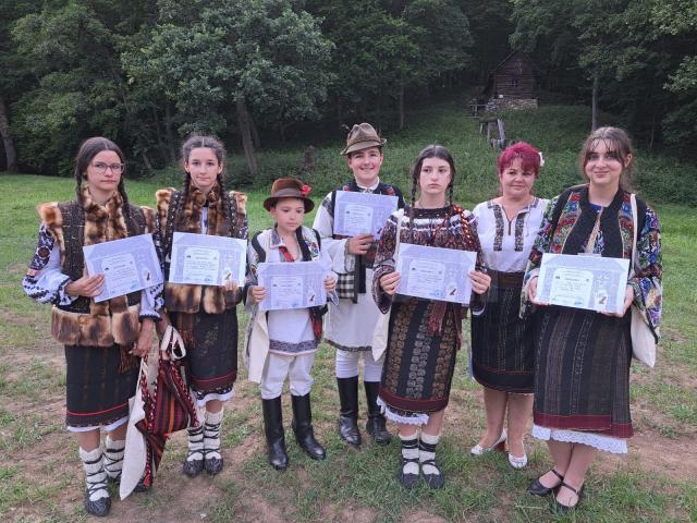 Elevi suceveni, premiați la Olimpiada națională „Meșteșuguri Artistice Tradiționale”, la Sibiu