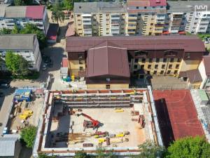 Lucrările la sala de sport a Școlii nr. 10 Suceava sunt realizate de Simion Tehnoconstruct