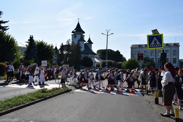 Premiile Concursului Interjudeţean de Folclor ,,Şezătoarea copiilor’’ Fălticeni