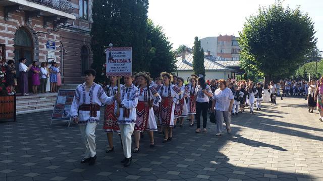 Premiile Concursului Interjudeţean de Folclor ,,Şezătoarea copiilor’’ Fălticeni