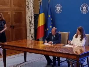 Vicepreședintele CJ Suceava Niculai Barbă a semnat un contract de 4,66 milioane de lei pentru digitalizarea a șapte școli speciale din județ