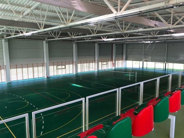 Sala de sport din Vatra Moldoviței a fost construită printr-un proiect de aproape 8 milioane de lei