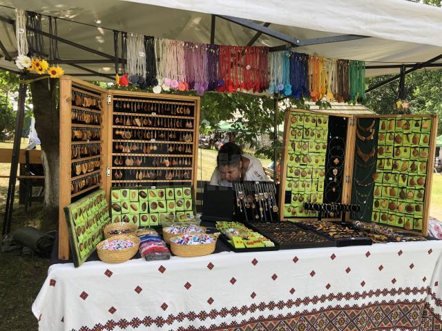 Meșterii populari au venit la Festivalul ”Lume, lume...Hai la târg” cu o ofertă extrem de bogată de produse meșteșugărești