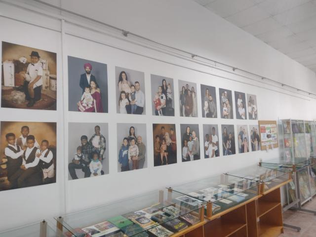 Expoziția de fotografie „Psihologia portretului  - emigranți UK”, la Biblioteca Bucovinei