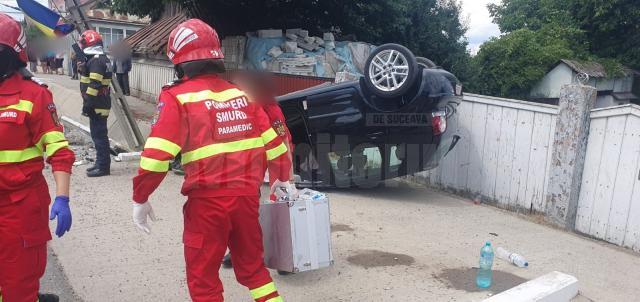 Maşina răsturnată la Dumbrăveni