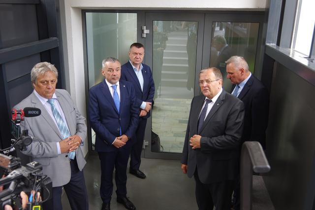 Președintele CJ Suceava, Gheorghe Flutur, a inaugurat noul terminal al aeroportului Suceava