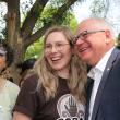 Ioana Tatarciuc  împreună cu guvernatorul Tim Walz al statului Minnesota