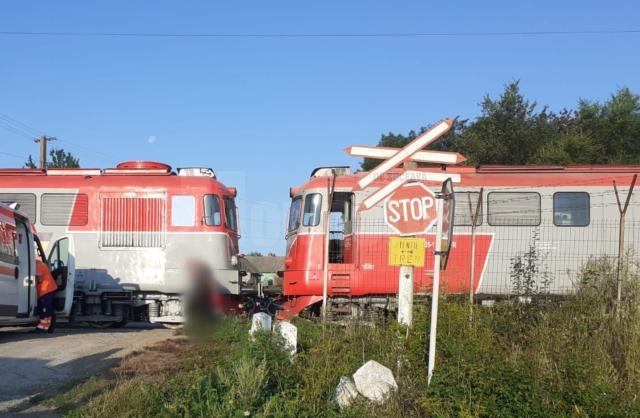 Accident mortal după ce o mașină a intrat în fața unui tren de marfă, la Vicșani