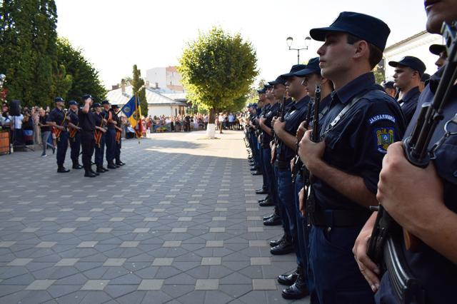 153 de elevi de la Școala de Subofițeri Jandarmi ”Petru Rareș” din Fălticeni au depus jurământul