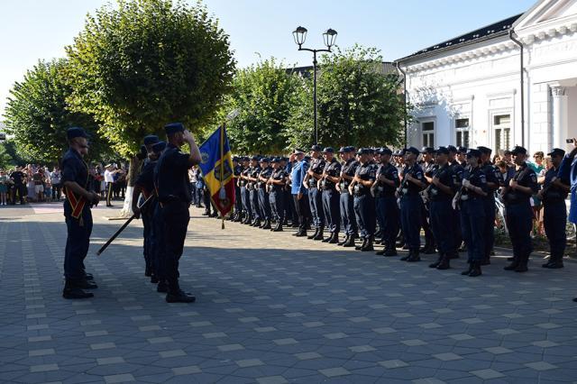 153 de elevi de la Școala de Subofițeri Jandarmi ”Petru Rareș” din Fălticeni au depus jurământul