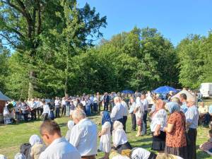 Slujba religioasă de „Schimbarea la față a Domnului”, la Schitul Mănăstioara, din Udești 1