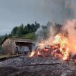 Trăsnetele au provocat două incendii după furtunile de duminică