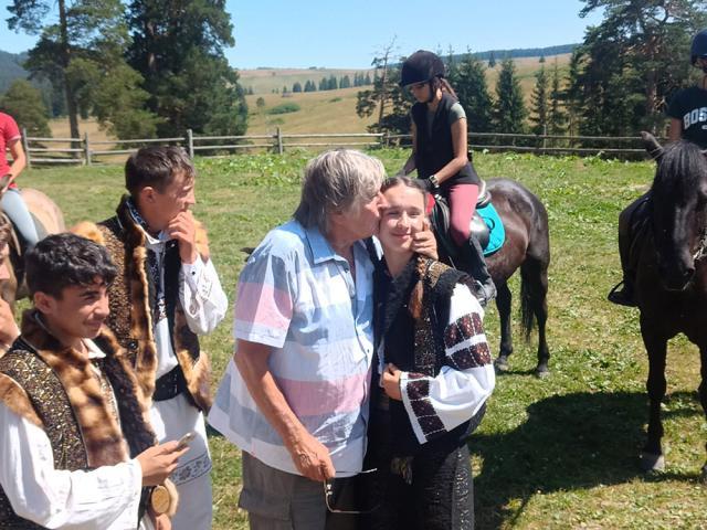 Florin Piersic, revenit la Herghelia Lucina la 50 de ani de când a filmat acolo Frații Jderi