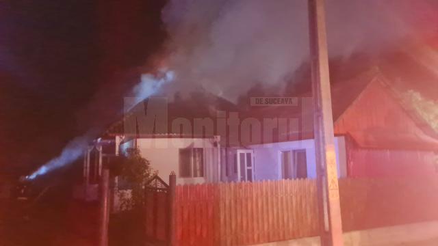 Casă distrusă de incendiu la Sasca Mică