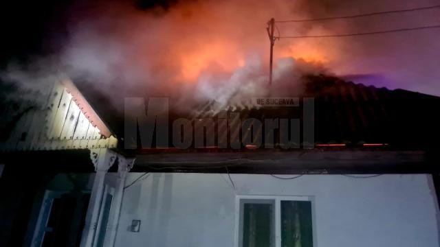 Casă distrusă de incendiu la Sasca Mică