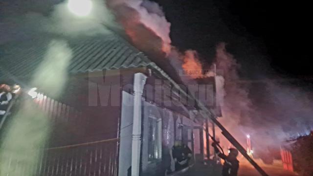 Casă distrusă de incendiu la Sasca Mică