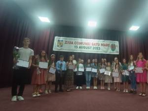 Elevii de 10 ai școlilor gimnaziale din Satu Mare și Țibeni