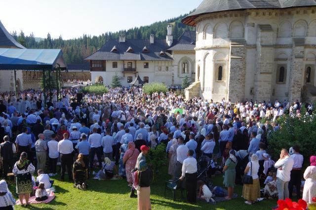 Sărbătoarea Adormirea Maicii Domnului la hramul Mănăstirii Putna