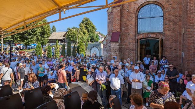 Mii de pelerini au fost prezenți anul acesta la Sanctuarul naţional marian de la Cacica