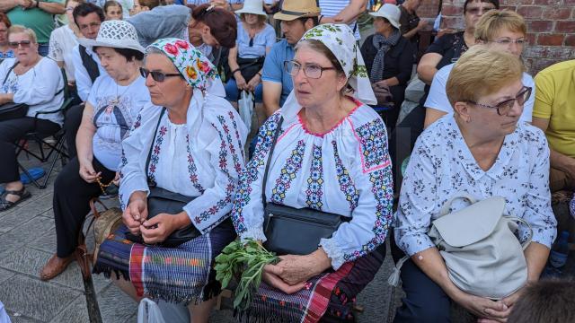 Mii de pelerini au fost prezenți anul acesta la Sanctuarul naţional marian de la Cacica