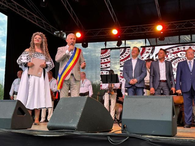 Primarul Vasile Iliuț le-a mulțumit tuturor pentru prezența în număr foarte mare la acest eveniment