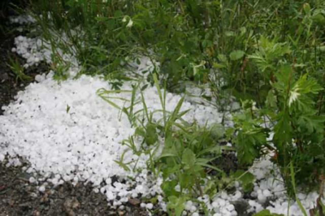 „Furtună cu trăsnete şi grindină”