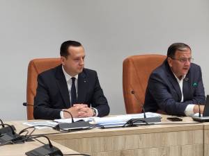 Prefectul Alexandru Moldovan, președintele Gheorghe Flutur si directorul adjunct al CNAIR, Gabriel Budescu
