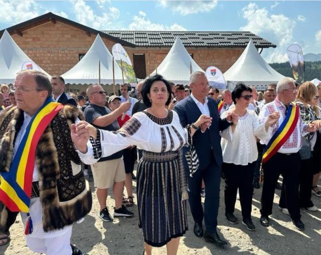 Lungu, la Hora de la Prislop: „Folclorul este o comoară a României”