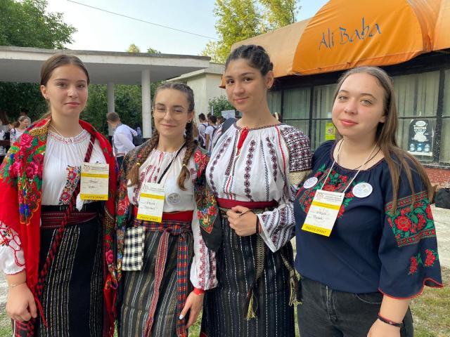 Zeci de suceveni, mulți membri ai ATOS, au participat la întâlnirea tinerilor ortodocși din Moldova, la Iași