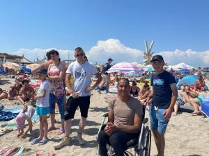 Un vagon cu 80 de copii și tineri din județ a ajuns la mare cu ajutorul Asociației ”Bucovina Civică”