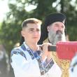 Sute de credincioși au participat la procesiunea cu moaștele Sf. Nectarie și ale Sf. Ioan Botezătorul, pe străzile comunei Arbore