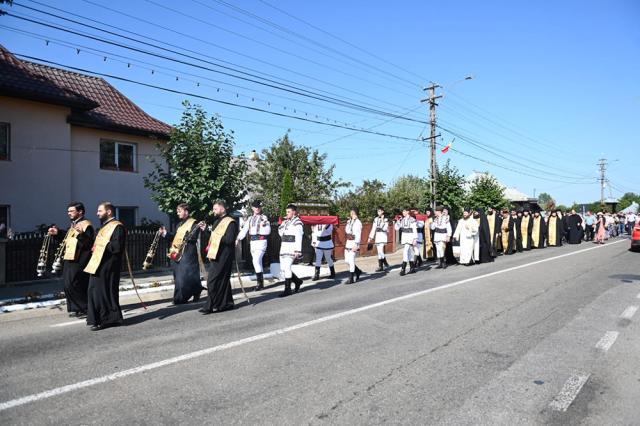 Procesiunea cu moaștele Sf. Nectarie și ale Sf. Ioan Botezătorul, pe străzile comunei Arbore