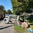 Accident violent, cu doi răniți încarcerați, la Frătăuții Vechi