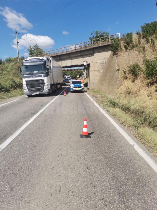 Pasarela unde au fost montate camere de supraveghere