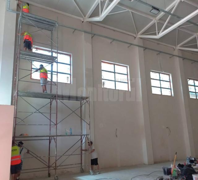 Sala de sport modernă finalizată în timp record la Școala nr. 10 Suceava, de firma Simion Tehnoconstruct