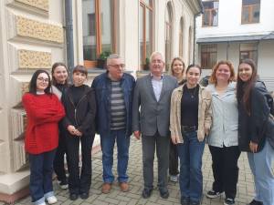 Ion Lungu s-a întâlnit cu Corala de fete a Colegiului Național Ștefan cel Mare, care va reprezenta Suceava în Italia