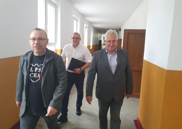 Primarul Sucevei, Ion Lungu, a continuat să verifice personal stadiul de pregătire al unităților de învățământ din municipiu, înainte de începerea anului școlar