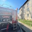 Oameni evacuați după un incendiu în apartamentul unui bloc din Gura Humorului